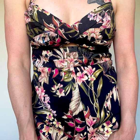 ZIMMERMANN Cutout Floral-Print
Linen Blend Halter Neck Midi Dress - Picture 2 of 5